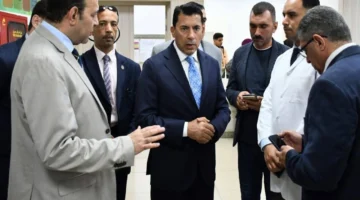 متابعة عاجلة.. وزير الشباب والرياضة يتفقد آخر تطورات صحة مصابي حادث ميني باص العاصمة الإدارية